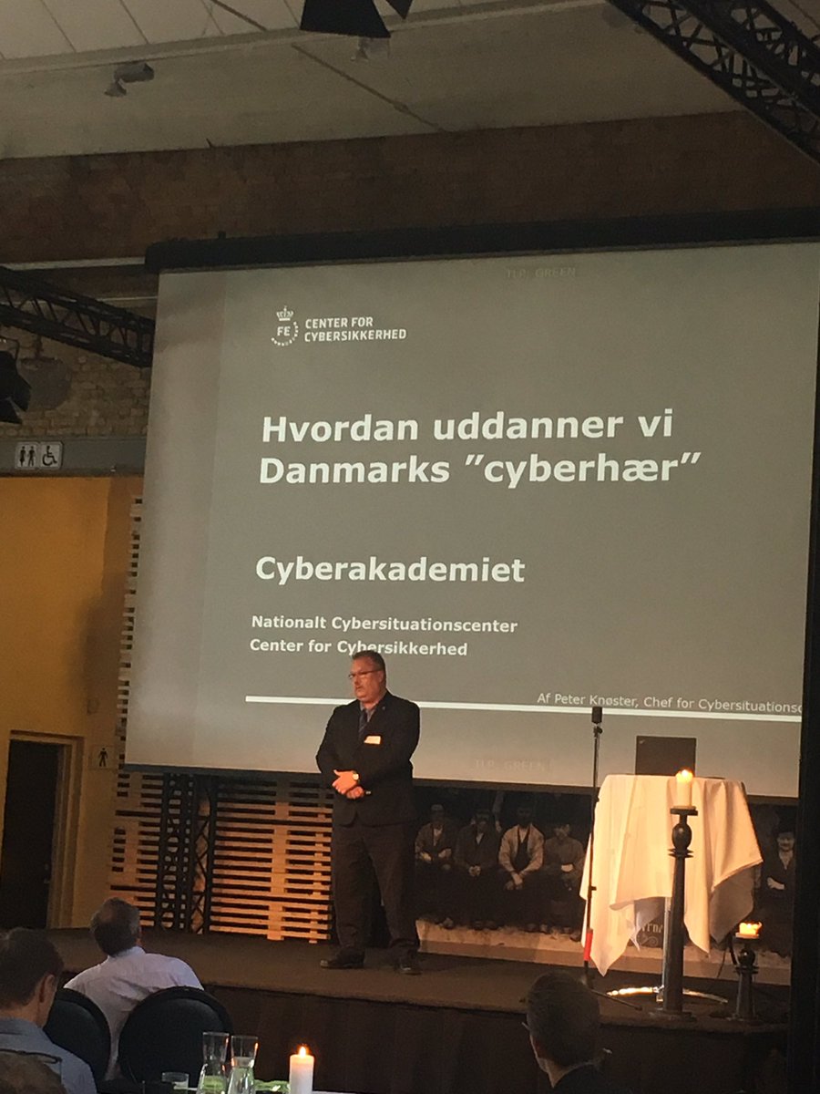 Er du trænet i “cyber”? 😄 #drivingitar