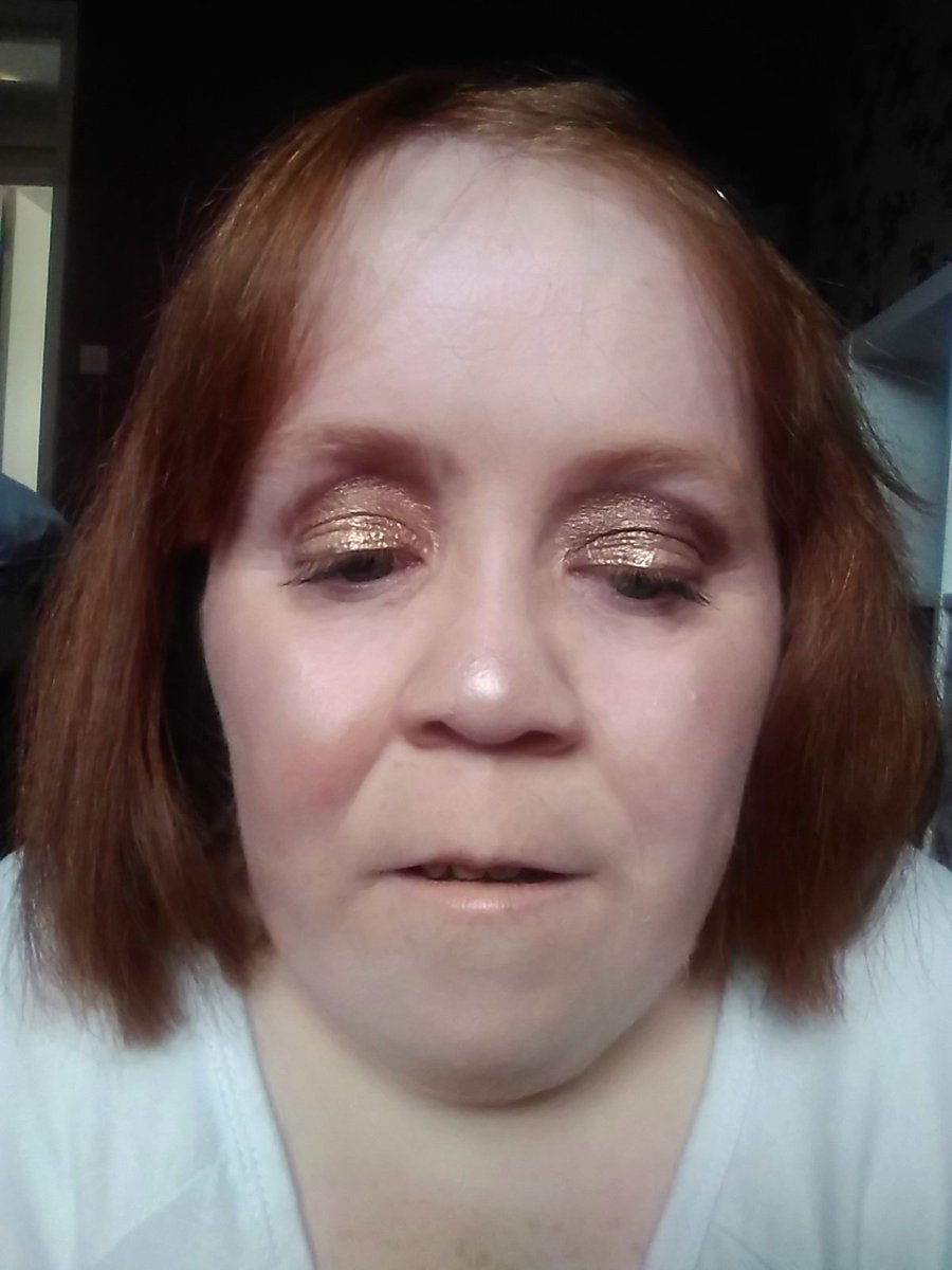 Makeup lover Sarah tweet media