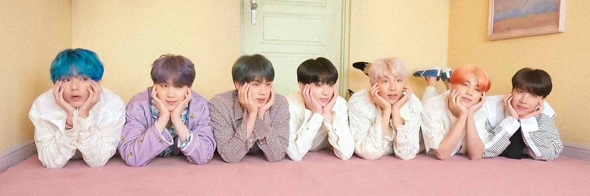Bangtan Lab 本当の花はどれ 一番上のです ㅋㅋㅋㅋ ホビおもろい 因みにこのポーズのこと韓国語で꽃받침 ッコッパチム お花の萼がく と言います T Co 9gf7x55swf Twitter