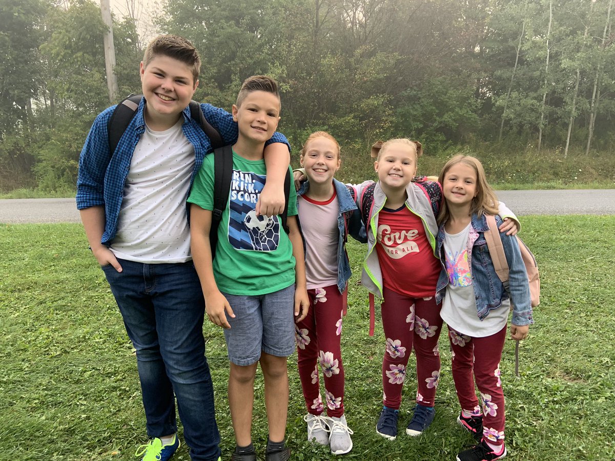 lafave_a's tweet photo. 1st day of school! I’m so proud of these kids! 😍😭 https://t.co/ZPORrXXTKR