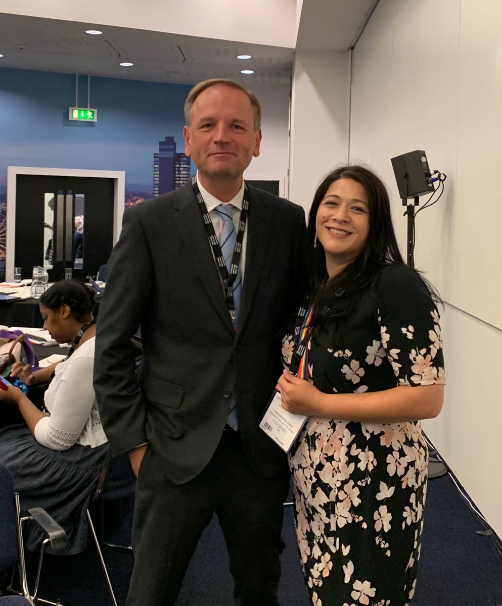 A very persuasive ⁦@shutcake⁩ managed to get Simon Stevens to wear #NHSThinkCarers lanyard #NHSAssembly