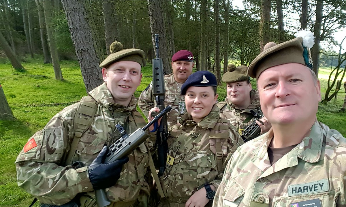 CTTScotland's tweet photo. A visit to the AIC in TA Wood as they conduct their summative teachbacks. All in good spirits even though it's windy &amp; cold but, the sun was out for them. OC spoke to all PIs &amp; captured some photos with; PIs Porteous, Jack who is 24yrs today(good place to be) &amp; Leslie.🇬🇧💂‍♂️👍🏼 https://t.co/SfhHpXMpxr
