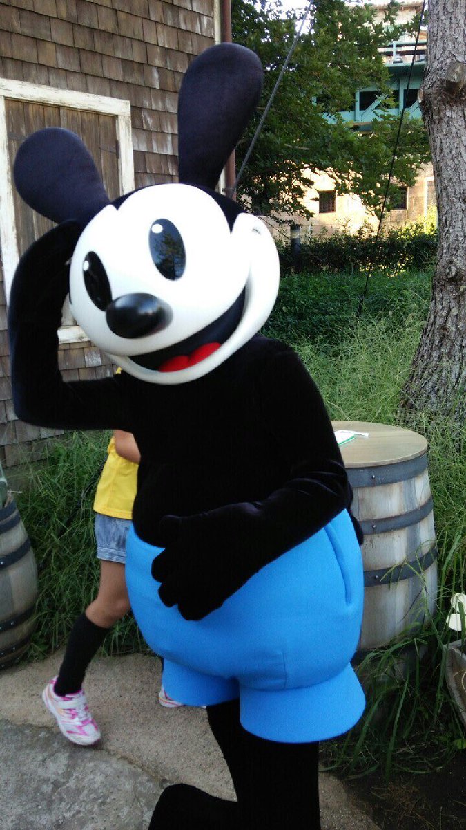 hetaro_D's tweet photo. オズワルドスクリーンデビューおめでとう！君がケープコッドに戻ってくるのをずっと待ってるから早く帰って来るんだよ〜！！😆 #オズワルド #オズワルドスクリーンデビュー https://t.co/DGT4z5kCGH