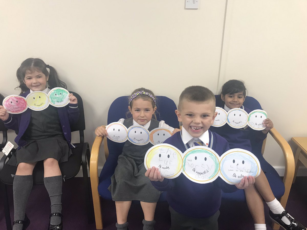 StAlbans_Sch's tweet photo. Be ready, be respectful, be safe #greatbehaviour #happychildren https://t.co/ZZt6GF6o43