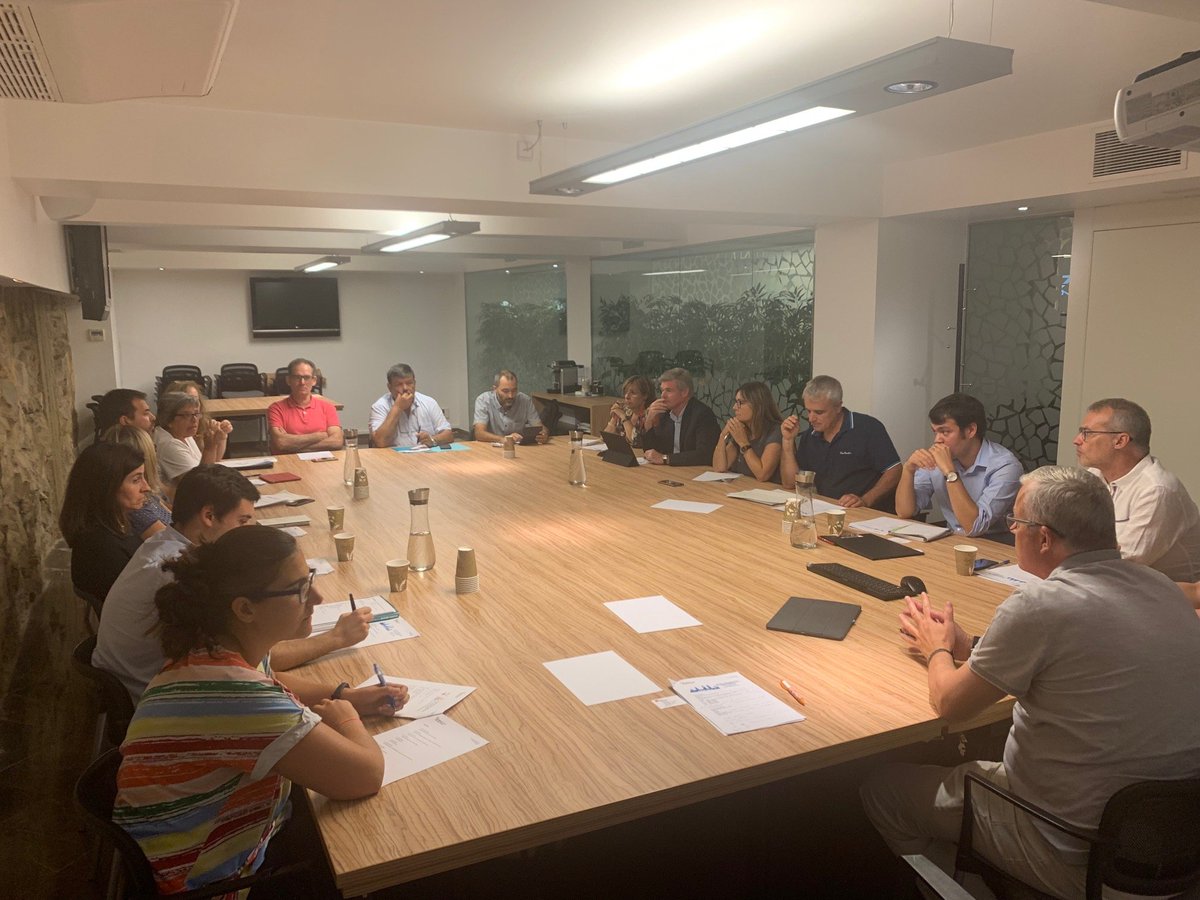 Trobada tècnica prèvia als congressos #WCLC19 i #EASD2019 a #Barcelona. Reunió aquest matí amb totes les parts implicades (Fira, Ajuntament, Mossos, Guàrdia Urbana, empreses de transport públic i privat, taxis, aeroport). Estem preparats! <a href="/mossos/">Mossos</a> <a href="/IASLC/">IASLC</a> <a href="/EASDnews/">EASD</a> <a href="/BarcelonaTurism/">Barcelona Turisme</a>