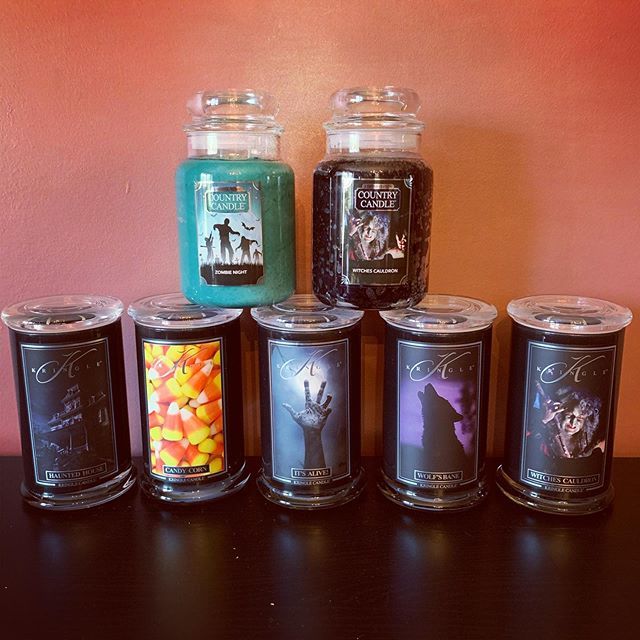 PhillyCandleMan's tweet photo. 🎃 @kringlecandle would have been fine just bringing back the original 4 but the additions are AMAZING and well worth it all! 👻 #Kringle #kringlecandle #candycorn #witchescauldron #wolfsbane #countrycandle #candlereview #candle #candles https://t.co/eJqjACnNRH https://t.co/O4oMdwiGWJ