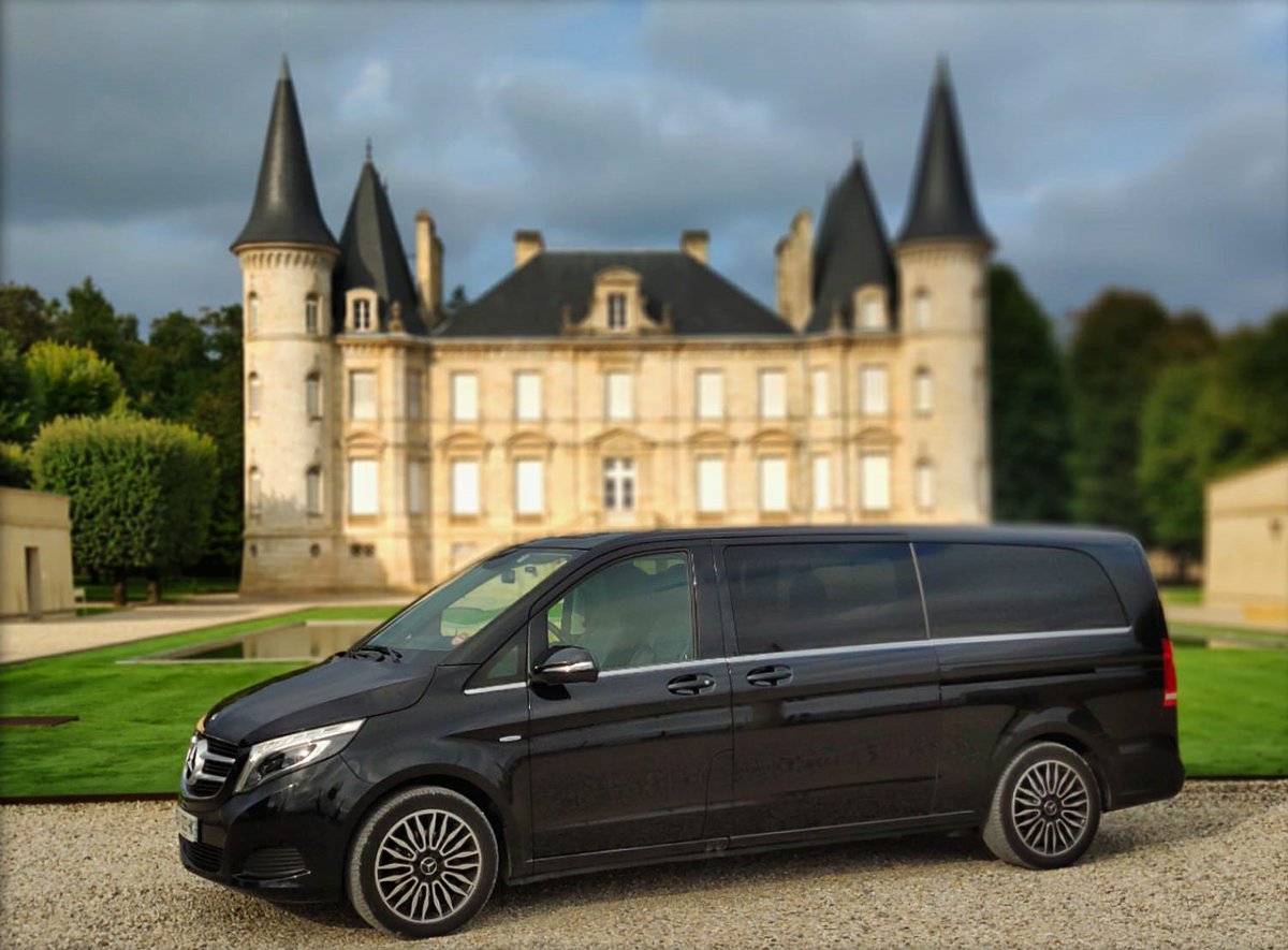 ATBerlines's tweet photo. Les chauffeurs privés d'Atlantique Berlines vous transportent dans l'univers du #vin et de ses célèbres châteaux #bordelais. 🍇🍷

Découvrez ici le Château Pichon Baron ! https://t.co/Sbp4UDJcVB