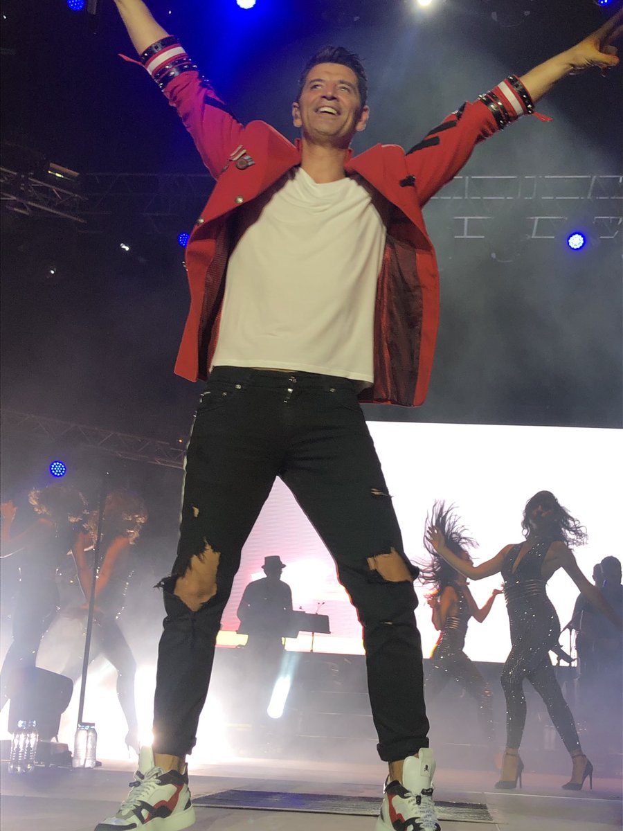PPETRIDOU's tweet photo. @sakisrouvas 😘😘😘 https://t.co/kYim9bJADq