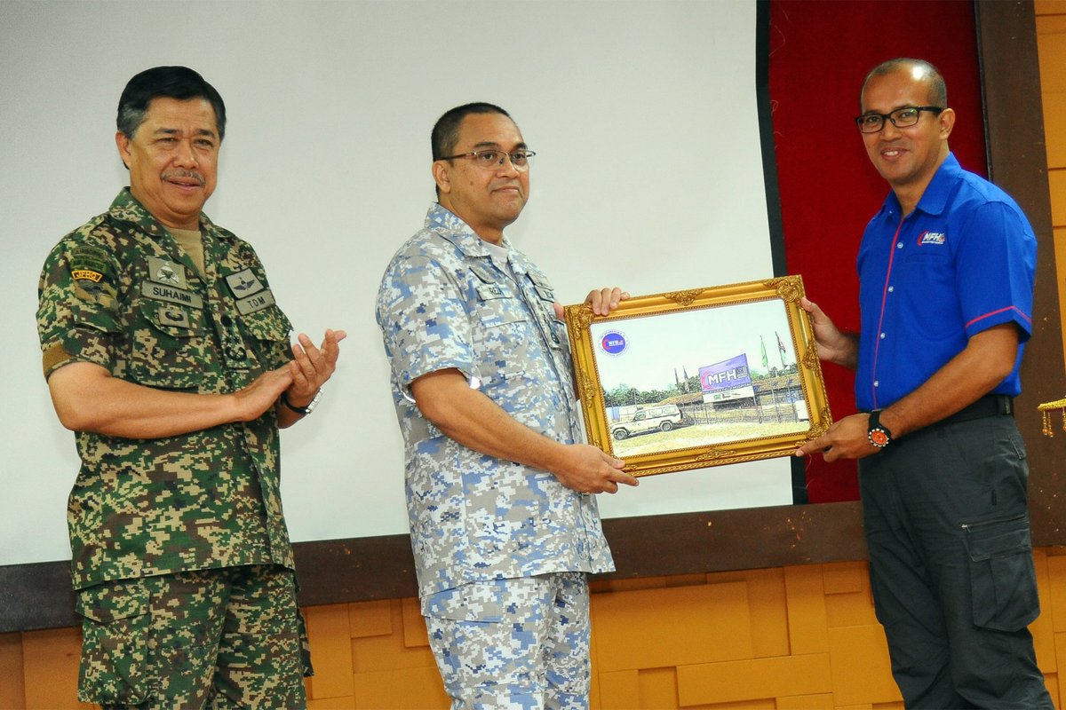 myjointforce's tweet photo. Laksamana Datuk Mohd Reza b Mohd Sany PTL yg mewakili PAT menyempurnakn Majlis Kepulangan Op STARLIGHT -3 & Penghantaran Op STARLIGHT -4 di Dewan Tanjung, WT. Op STARLIGHT 4 yg diketuai Kol (Dr) Shahril Nizam b Abdul Jalil selaku Kdr misi.
#BerjuangBersama
#OpSTARLIGHT
#MFH https://t.co/gdAKlF0Z6T