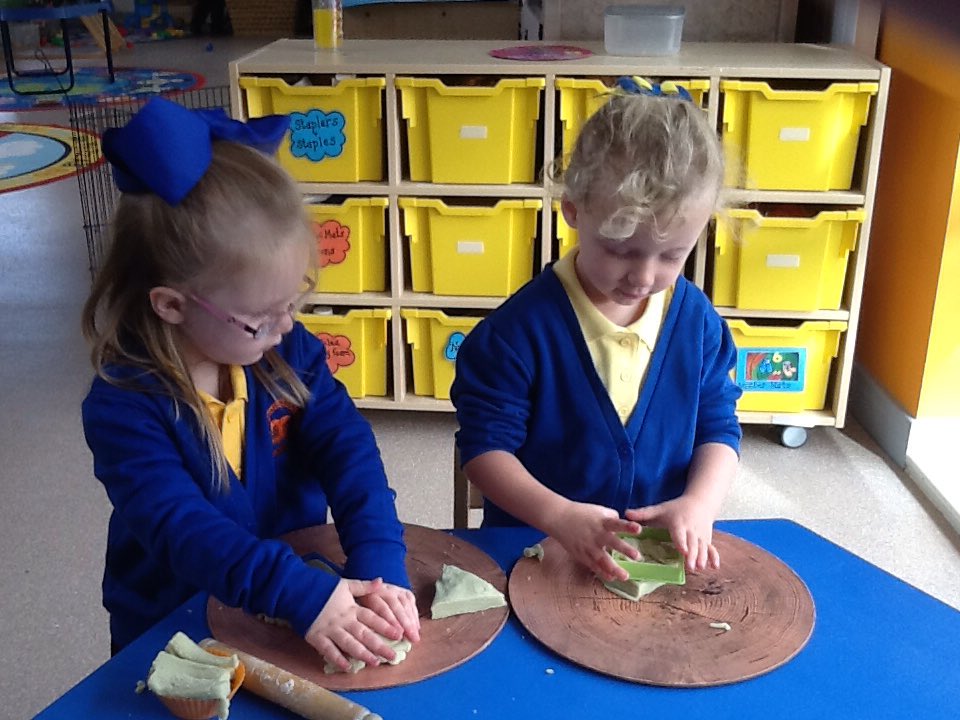 bhvcprimary's tweet image. Morning nursery enjoying being back at school #nurseryfun #learning