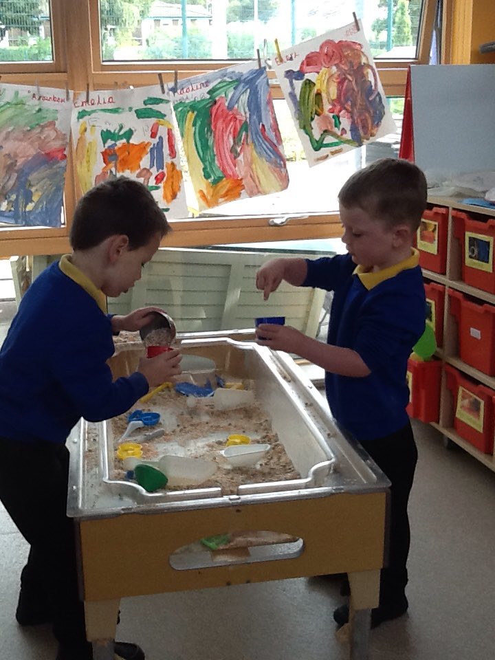 bhvcprimary's tweet image. Morning nursery enjoying being back at school #nurseryfun #learning