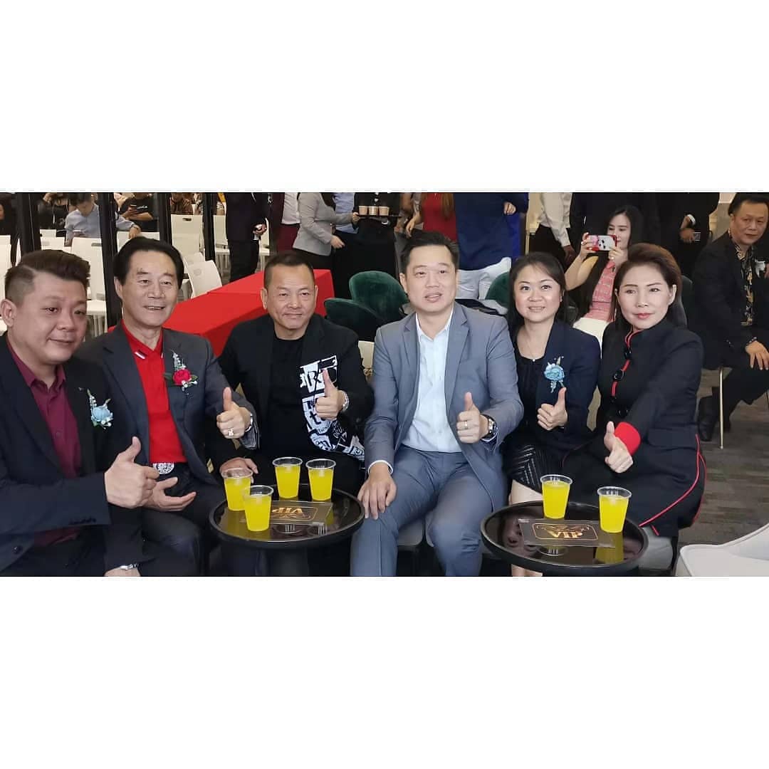 ONEWallet1's tweet image. 2019年9月4日《开幕典礼》，壹金融科技集团在马来西亚吉隆坡举办隆重的迁址开幕典礼，热烈庆祝壹金融科技集团开幕！现场有多位来自国内外的重量级受邀贵宾，纷纷抽空到场祝贺。

#ONEWallet #ONEToken #VIP #壹 #金融 #科技 #开幕典礼 #马来西亚吉隆坡