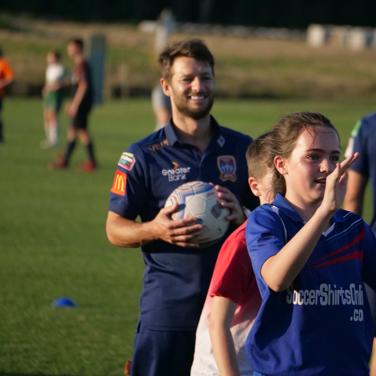 NewcastleJetsFC's tweet photo. Coffs Harbour, THANK YOU for having us this afternoon! Another successful #JetsPLAY clinic, thanks to @GreaterBankAU! #MadeOfNewcastle https://t.co/q9S8eAUkF6
