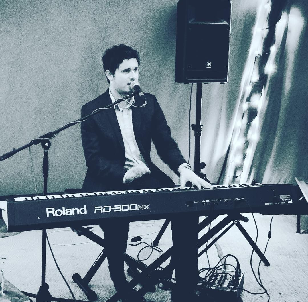 TPOWBaslow's tweet photo. Who's looking forward to First Friday Funk tomorrow? πββοΈ Catch our delicious Fish & Fizz offer 5.30pm - 7.00pm. Then sit back, relax and listen to live music from 8.00 pm. π₯πΆ #FridayFunk #LiveMusic #RowleysBaslow #Weekend #Dinner #FishAndFizz https://t.co/bamJaWfU4E