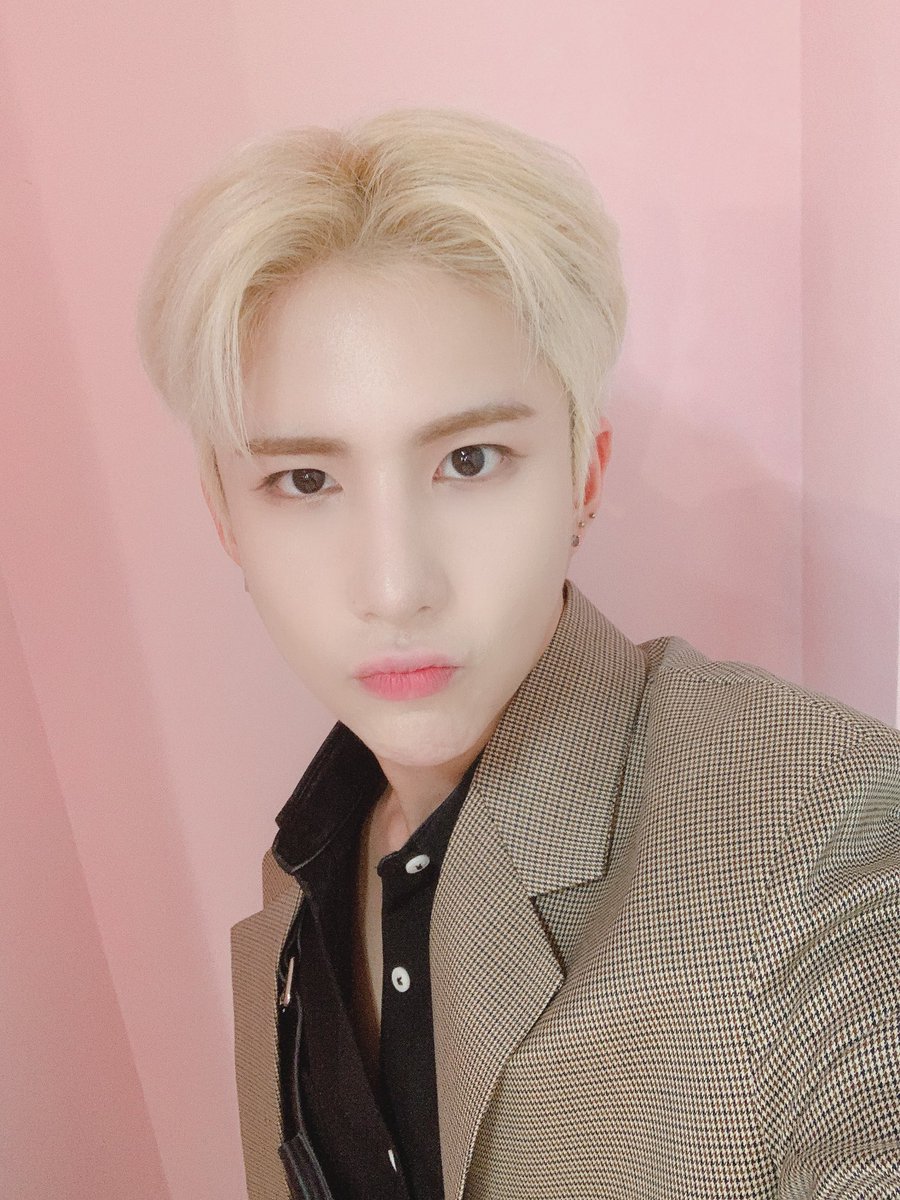 official_ACE7's tweet photo. [#에이스_와우]
🤖

초이스!! 전국 가을 장마래요
태풍이 온다고 하니까 조심하세요!!

#에이스 #ACE #초이스 #CH🌍ice https://t.co/a9dk0IY3dM