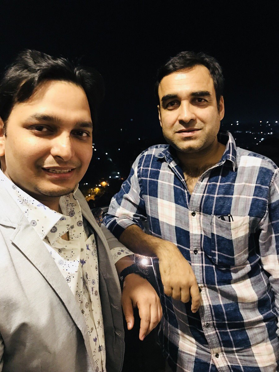 Pparitosh1's tweet photo. जन्मदिन की बहुत बहुत शुभकामनाएँ भईया ... 
जुग जुग जियत रहीं.. performance से फाड़त सियत रहीं.. @TripathiiPankaj https://t.co/PeAT0pqB8w