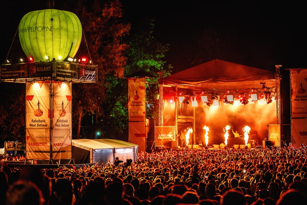 festileaks's tweet photo. Festileaks presenteert Festileaks Festival Quiz op Appelpop 2019 https://t.co/ndRZBYLbnN @appelpop #appelpop https://t.co/Lo1u8ydEL6