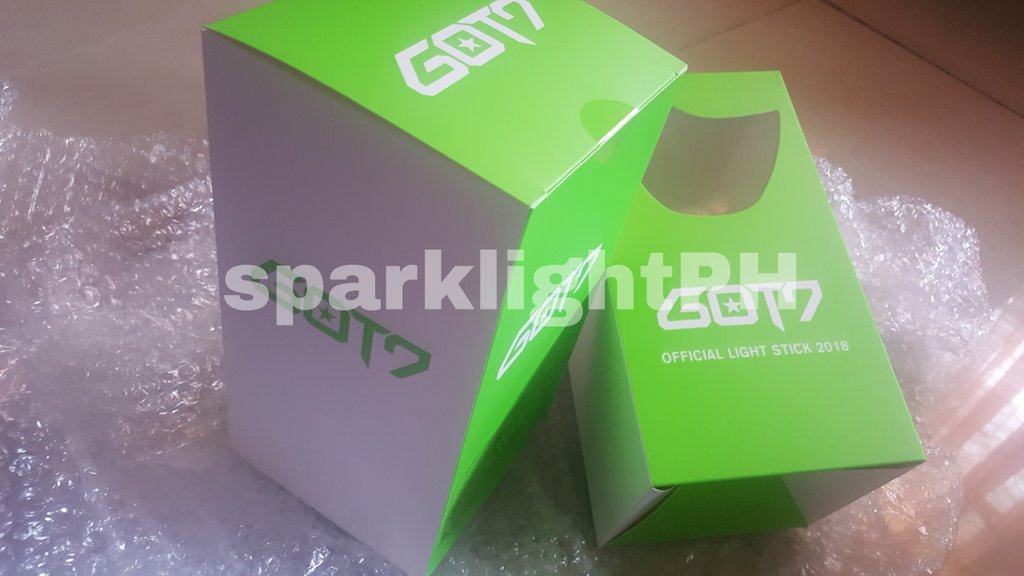 sparklightPH's tweet photo. #UpdatesSLPH got the GOT7 LS V2 from local post office yesterday already, will start packing then shipping on weekends 💚 https://t.co/EmasRFWOYb