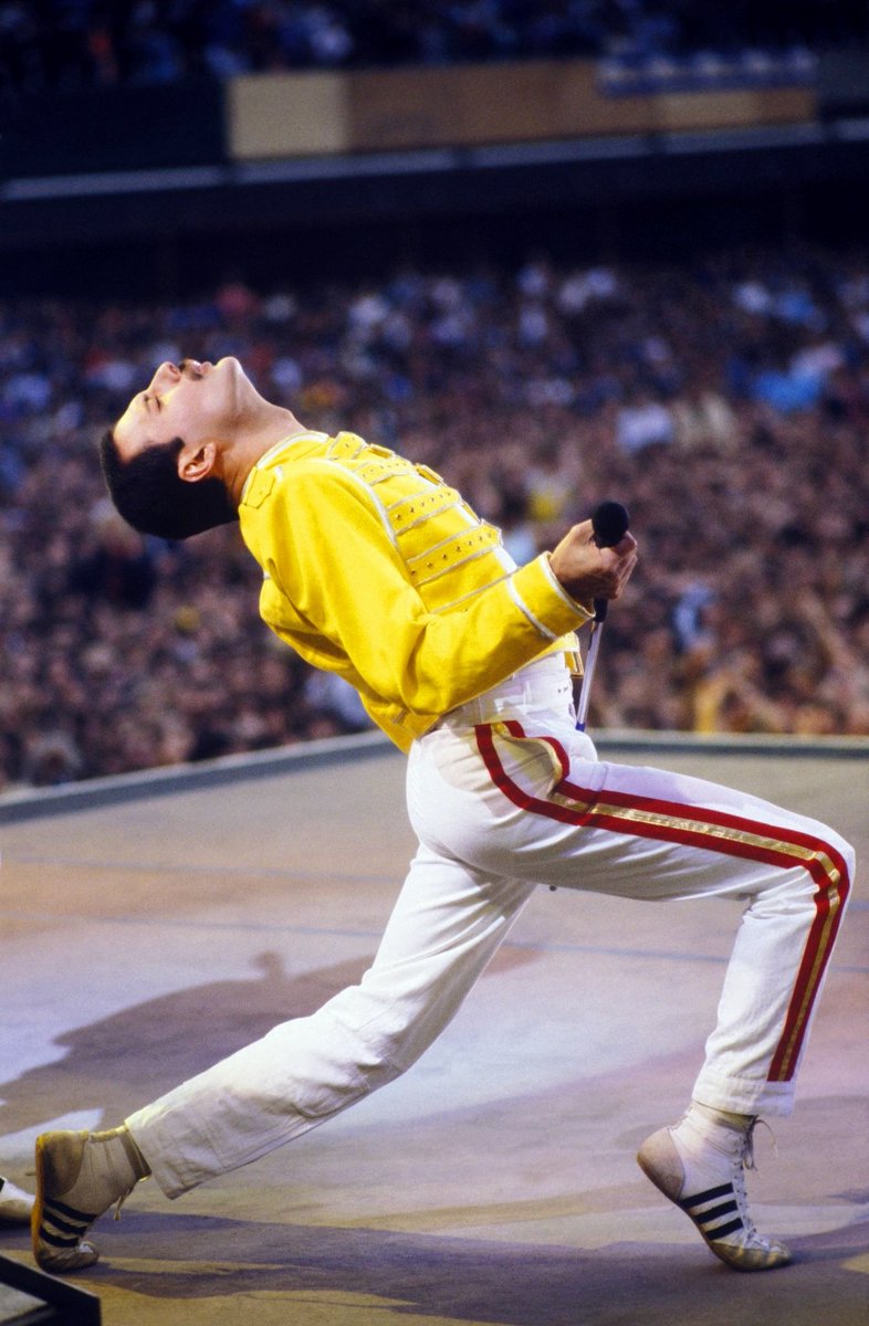 TEGDAINTY's tweet photo. 💕 Remembering the mighty Freddie Mercury who would have been 73 today. https://t.co/XqcLazvvLS