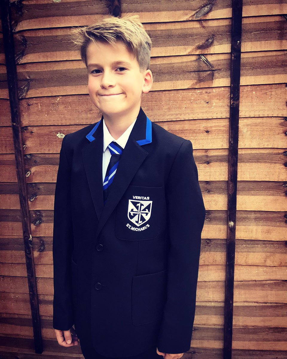 reeshayley_rees's tweet photo. @SCOS_Lupita @StCathsofSiena wow! First day at st Cath’s and first day at st Michael’s 💙 #proud #readyforsecondary #thankyou! https://t.co/bm0NTYLZD6