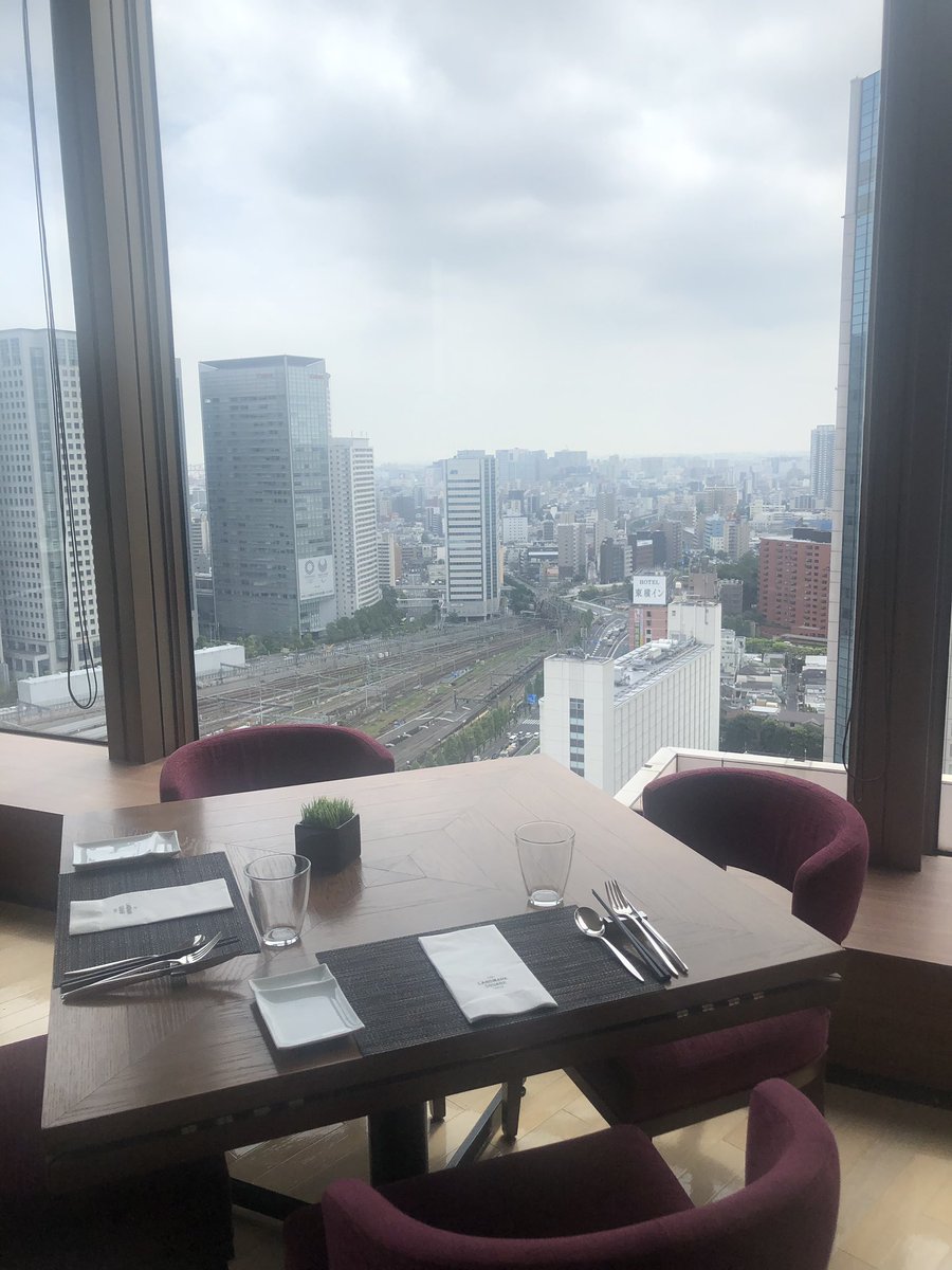 おしゃれなレストラン