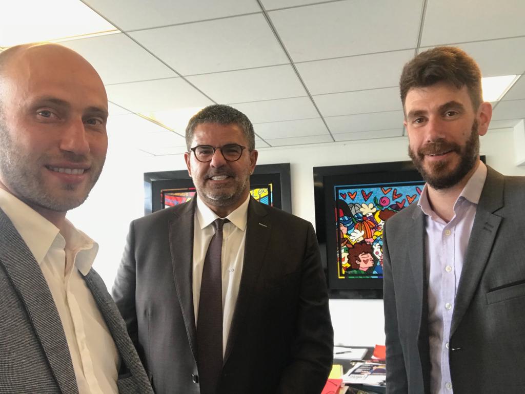 [Agenda] Le 26 septembre, dans trois semaines, vous avez rendez-vous avec Laurent OUAZANA <a href="/hellolob/">Laurent OUAZANA</a> , président du groupe @CIPRESAssurance !
Le rendez-vous de préparation est fait, vous n'avez plus qu'à vous inscrire (la boutique est réparée)
lalettredelassurance.com/produit/petit-…