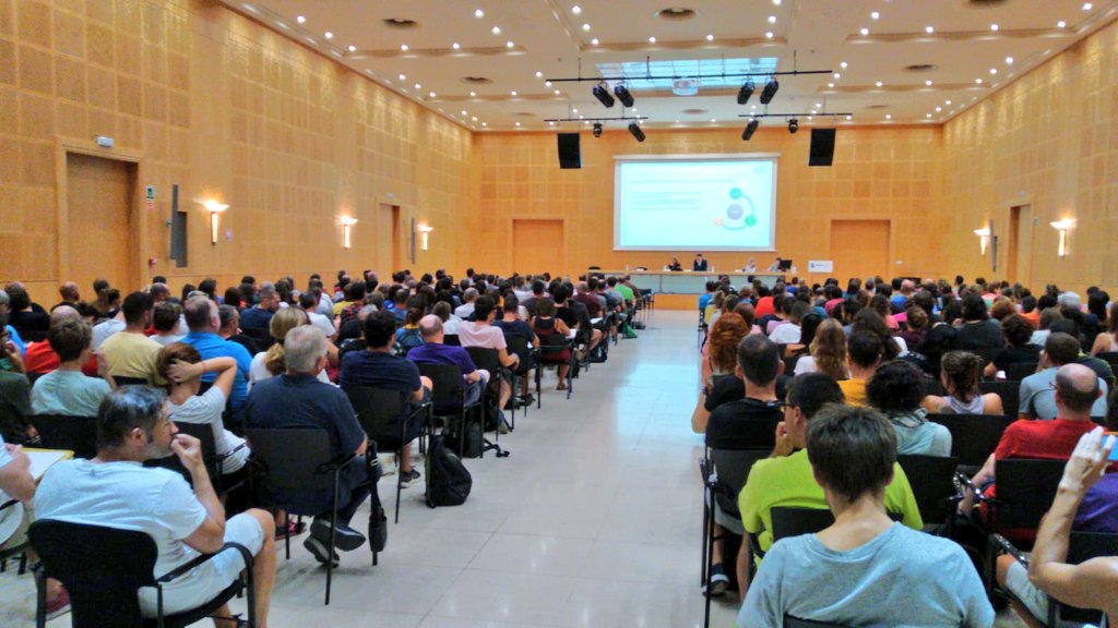 esportcat's tweet photo. La presentació del curs 2019-20 del Pla Català d'Esport a l'Escola als coordinadors de comarques barcelonines ha omplert la sala d'actes d'@inefcat Barcelona. + de 300 persones han conegut les novetats del programa @Pere_vila_juris @ucec @esports_lleida @educaciocat #esportcat https://t.co/7q9KGGx5Dg