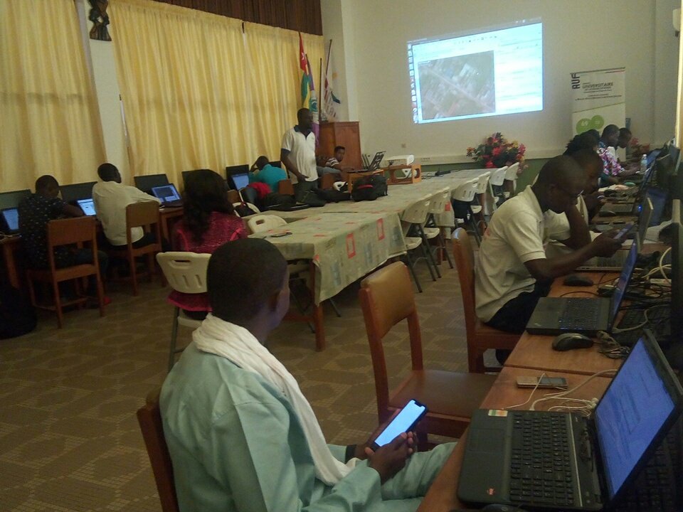 Emmanuel ADJOGBLE (@dodolegrand) on Twitter photo Atelier de renforcement de capacité sur les techniques d'édition par <a href="/absaliou/">Saliou ABDOU</a> à #actionosmtg2019 @OIFfrancophonie ici #ChezNousAuTogo <a href="/OSMCI/">OSM CI</a> <a href="/OSMTogo/">OpenStreetMap Togo</a> <a href="/OSMBenin/">OpenStreetMap Bénin</a> <a href="/OSM_Mali/">OpenStreetMap Mali🇲🇱</a> <a href="/OSMNiger/">OpenStreetMap Niger</a> <a href="/OSM_BF/">OSM_Burkina</a> <a href="/OSM_Mg/">OpenStreetMap Madagasikara</a> <a href="/OSM_CD/">OpenStreetMap RDC</a> <a href="/osmguinee/">OpenStreetMap Guinée</a> <a href="/OSM_FR/">OpenStreetMap France</a> <a href="/ProjetEOF/">Projet EOF</a> Atelier de renforcement de capacité sur les techniques d'édition par <a href="/absaliou/">Saliou ABDOU</a> à #actionosmtg2019 @OIFfrancophonie ici #ChezNousAuTogo <a href="/OSMCI/">OSM CI</a> <a href="/OSMTogo/">OpenStreetMap Togo</a> <a href="/OSMBenin/">OpenStreetMap Bénin</a> <a href="/OSM_Mali/">OpenStreetMap Mali🇲🇱</a> <a href="/OSMNiger/">OpenStreetMap Niger</a> <a href="/OSM_BF/">OSM_Burkina</a> <a href="/OSM_Mg/">OpenStreetMap Madagasikara</a> <a href="/OSM_CD/">OpenStreetMap RDC</a> <a href="/osmguinee/">OpenStreetMap Guinée</a> <a href="/OSM_FR/">OpenStreetMap France</a> <a href="/ProjetEOF/">Projet EOF</a>