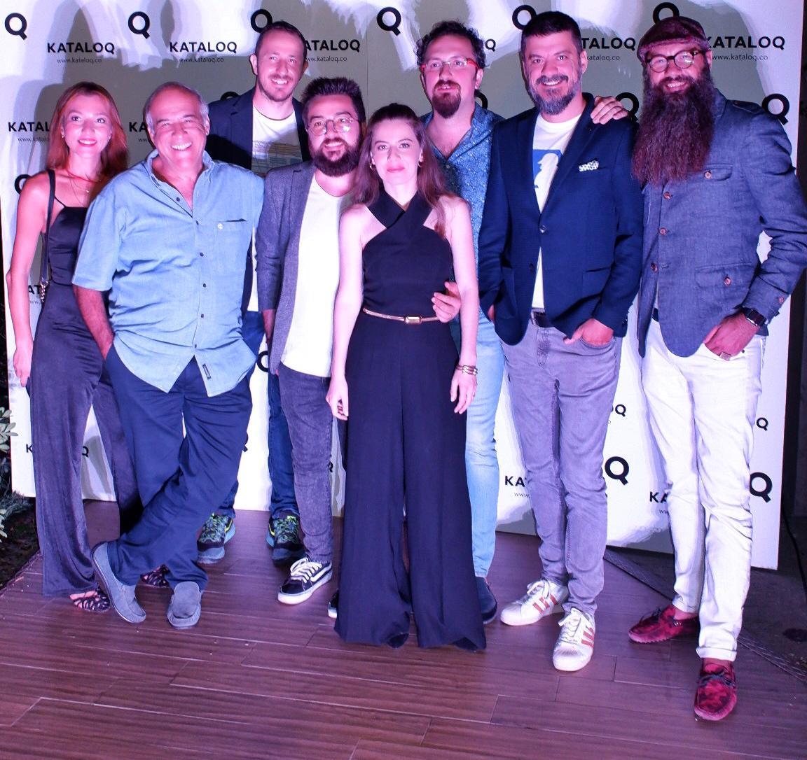 Dün sevgili <a href="/burcakyo/">Burçak Yıldırım Orhan</a> ve <a href="/ayorhan/">Arda Yigithan Orhan</a> ın eğitmenlerle kurumları buluşturan eğitim portalı Kataloq’un lansman partisinde dostlarla buluştuk. Fikir güzel, ekip başarılı, sohbet şahane... Hayırlı olsun diyelim 🙂