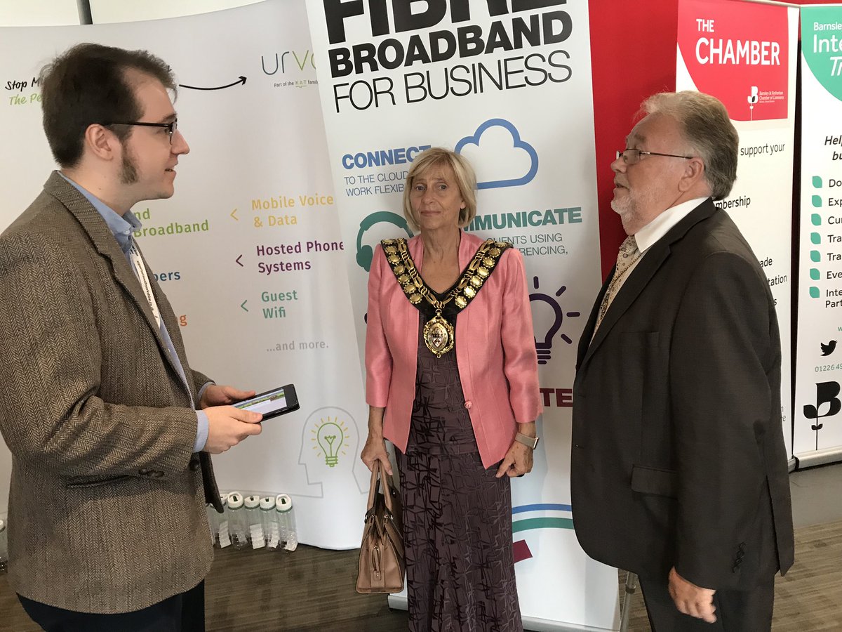 superfastSY's tweet photo. What an honour for Jack to talk to the @Mayor_Barnsley about #SFSY's achievements across #Barnsley and #SouthYorkshire today at #CMB19
The Mayor was very interested to hear about our ongoing work to improve connectivity across the region. https://t.co/KXhJfGPHeD