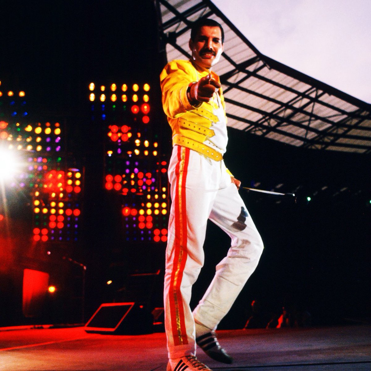 QuadriCanvas's tweet photo. “I won't be a rock star. I will be a legend” 🎵
Buon compleanno #FreddieMercury 💔

https://t.co/55kbVm5e7f
#iltuoquadrosumisura #FreddieMercuryBirthday #5settembre #5thseptember #canvas https://t.co/LIjv9I84t3