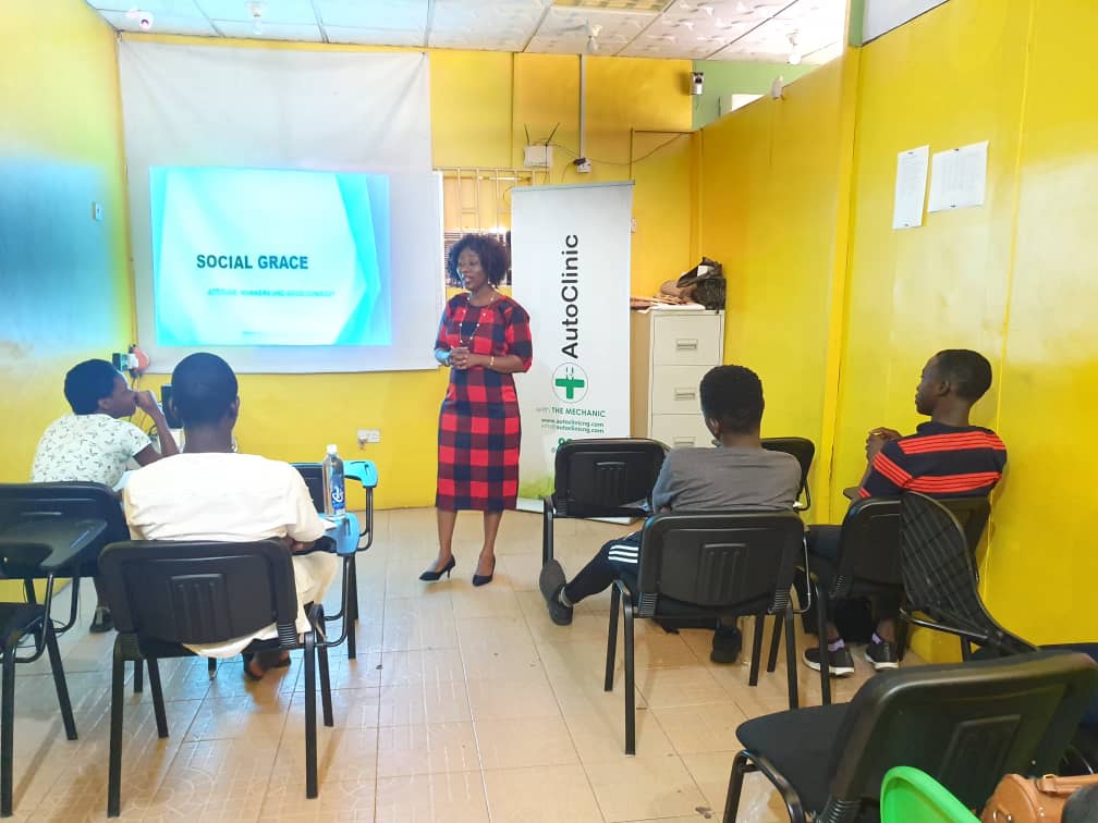 autoclinicng's tweet photo. We are throwing it back to the day Bluewhale Etiquette Academy was at our office to train our young mechanics. #Tbt #autoclinicng #ibadanmechanic #yourmechanic https://t.co/XxTCq60Qee