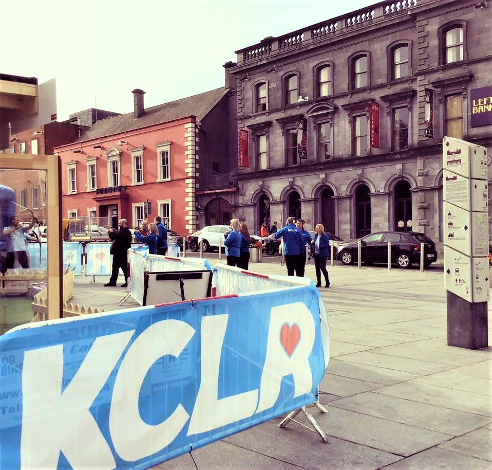 It’s all go here on the Parade with @kclr96fm #cabinfever #thursdaymorning #kilkenny