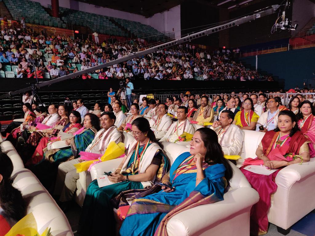 Delhi Govt. Teachers (@delhigovteacher) on Twitter photo "рдЖрдк рд▓реЛрдЧ рдЕрдкрдиреА рдЕрдкрдиреА рдХреНрд▓рд╛рд╕ рдореЗрдВ рдЬрд╛рддреЗ рд╣реИрдВ, рдЗрд╕реАрд▓рд┐рдП рдЪрдиреНрджреНрд░рдпрд╛рди рдЕрдВрддрд░рд┐рдХреНрд╖ рдореЗрдВ рдЬрд╛рддрд╛ рд╣реИ|" тАХ рд╢рд┐рдХреНрд╖рд╛ <a href="/msisodia/">Manish Sisodia</a> рджрд┐рд▓реНрд▓реА рдХреЗ рдЕрдзреНрдпрд╛рдкрдХреЛрдВ рдХреЛ рд╕реНрдЯреЗрдЯ рдЯреАрдЪрд░реНрд╕ рдЕрд╡рд╛рд░реНрдбрд╕, 2019 рдкрд░ рд╕рдореНрдмреЛрдзрд┐рдд рдХрд░рддреЗ рд╣реБрдП
#DelhiTeachersRock "рдЖрдк рд▓реЛрдЧ рдЕрдкрдиреА рдЕрдкрдиреА рдХреНрд▓рд╛рд╕ рдореЗрдВ рдЬрд╛рддреЗ рд╣реИрдВ, рдЗрд╕реАрд▓рд┐рдП рдЪрдиреНрджреНрд░рдпрд╛рди рдЕрдВрддрд░рд┐рдХреНрд╖ рдореЗрдВ рдЬрд╛рддрд╛ рд╣реИ|" тАХ рд╢рд┐рдХреНрд╖рд╛ <a href="/msisodia/">Manish Sisodia</a> рджрд┐рд▓реНрд▓реА рдХреЗ рдЕрдзреНрдпрд╛рдкрдХреЛрдВ рдХреЛ рд╕реНрдЯреЗрдЯ рдЯреАрдЪрд░реНрд╕ рдЕрд╡рд╛рд░реНрдбрд╕, 2019 рдкрд░ рд╕рдореНрдмреЛрдзрд┐рдд рдХрд░рддреЗ рд╣реБрдП
#DelhiTeachersRock
