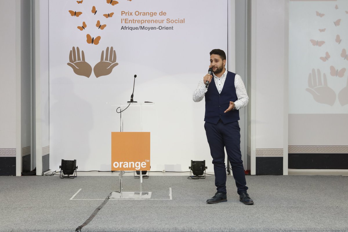 OrangeTN_Plus's tweet image. #SmartBook solution pédagogique immersive, compatible avec le programme de l’éducation nationale. Elle regroupe des livres intelligents, couplés à une application mobile interactive et une plateforme d’e-learning #POESAM2019 #PitchDay