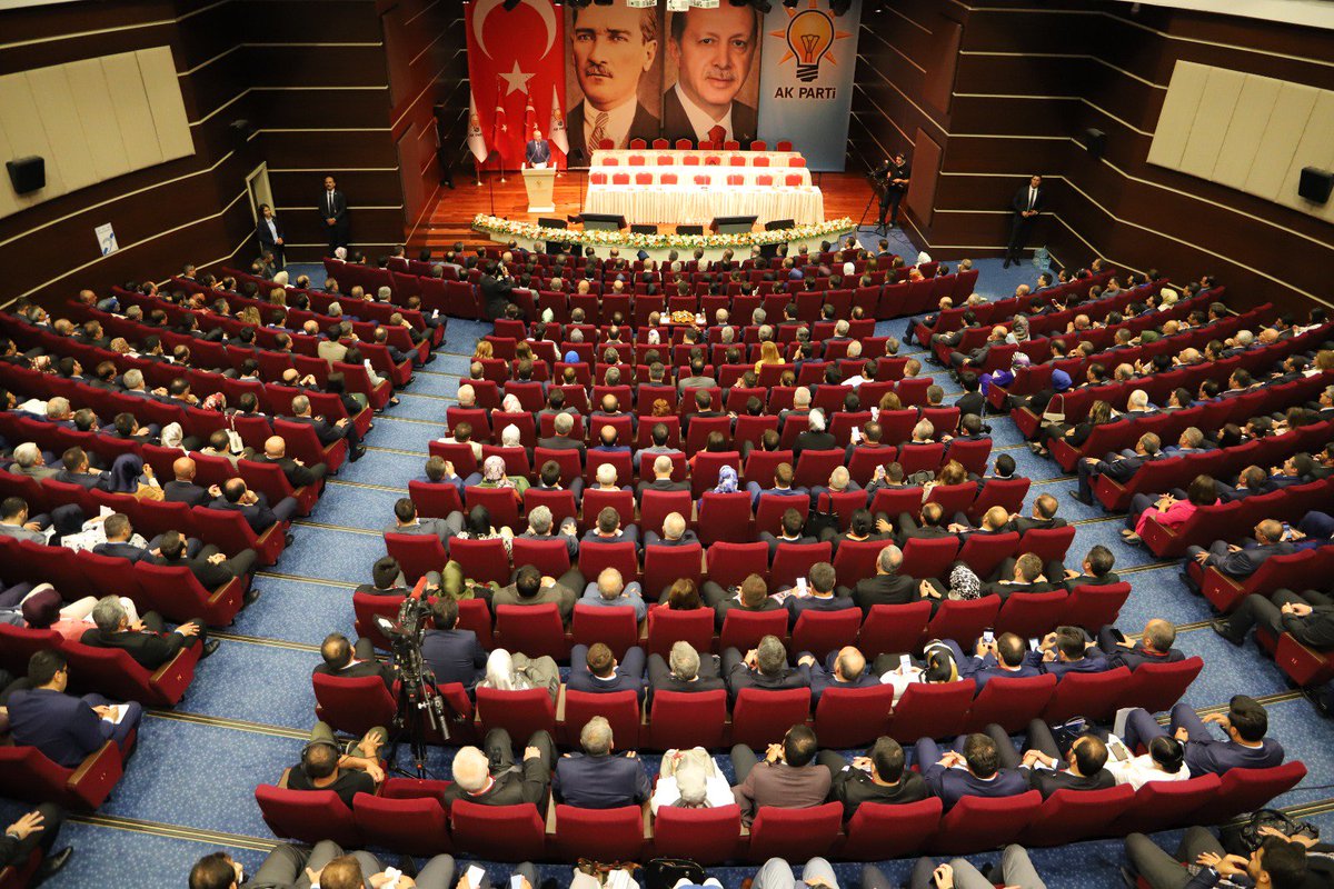 erkankandemir's tweet photo. Müzakere, istişare ve çözüm önerileriyle @Akparti 131. Genişletilmiş İl Başkanları Toplantımız.. https://t.co/rX3sYRB06n