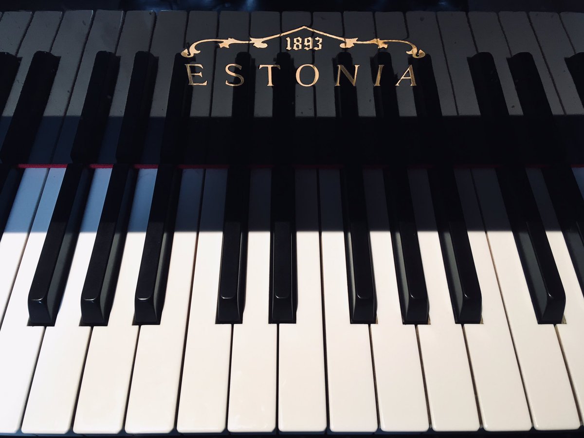 Ways to make your pianist happy 😆 🇪🇪 feels like they’ve been expecting us here at An Tobar @EMusicScotland #triolife