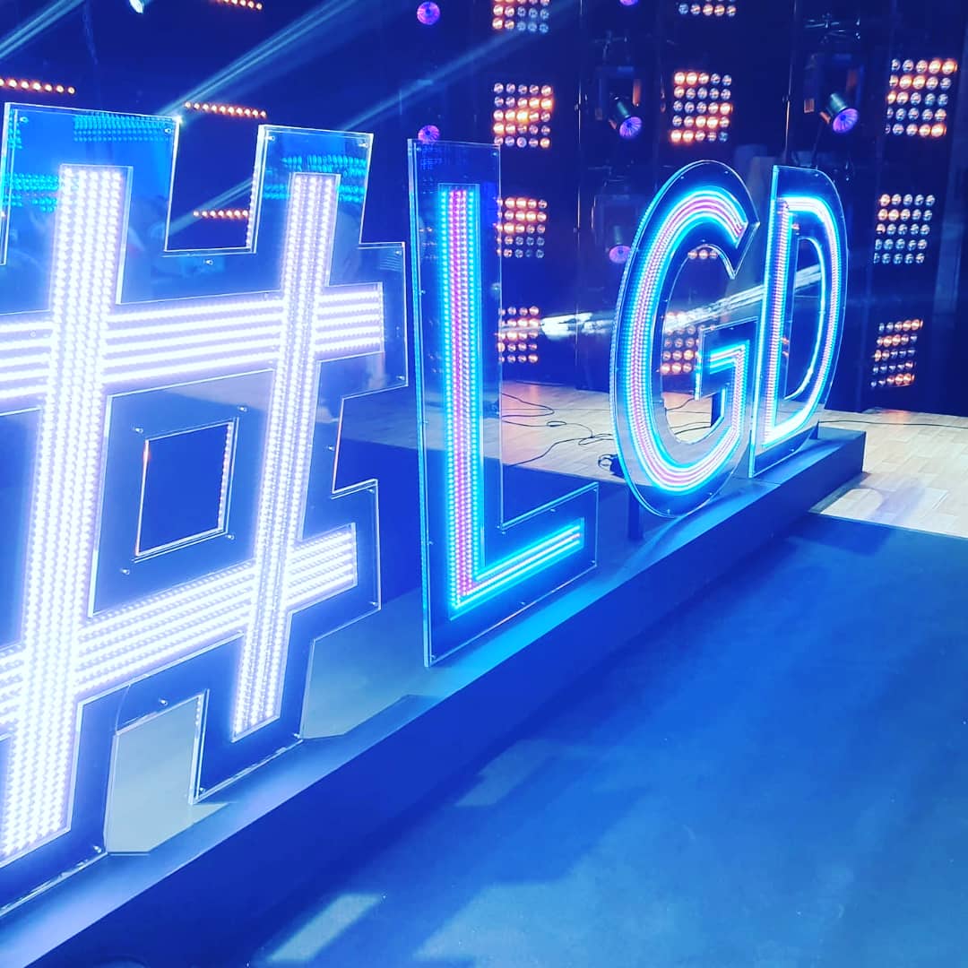 LaGrandeDarka's tweet photo. Quelques éléments du décors lors du tournage du pilote de #LGD avec @Cyrilhanouna et les chroniqueurs 😆💺
Rendez-vous le 14 septembre à 19h05 sur @C8TV pour la première de @LaGrandeDarka 🎉 https://t.co/WMnrtoO4eH