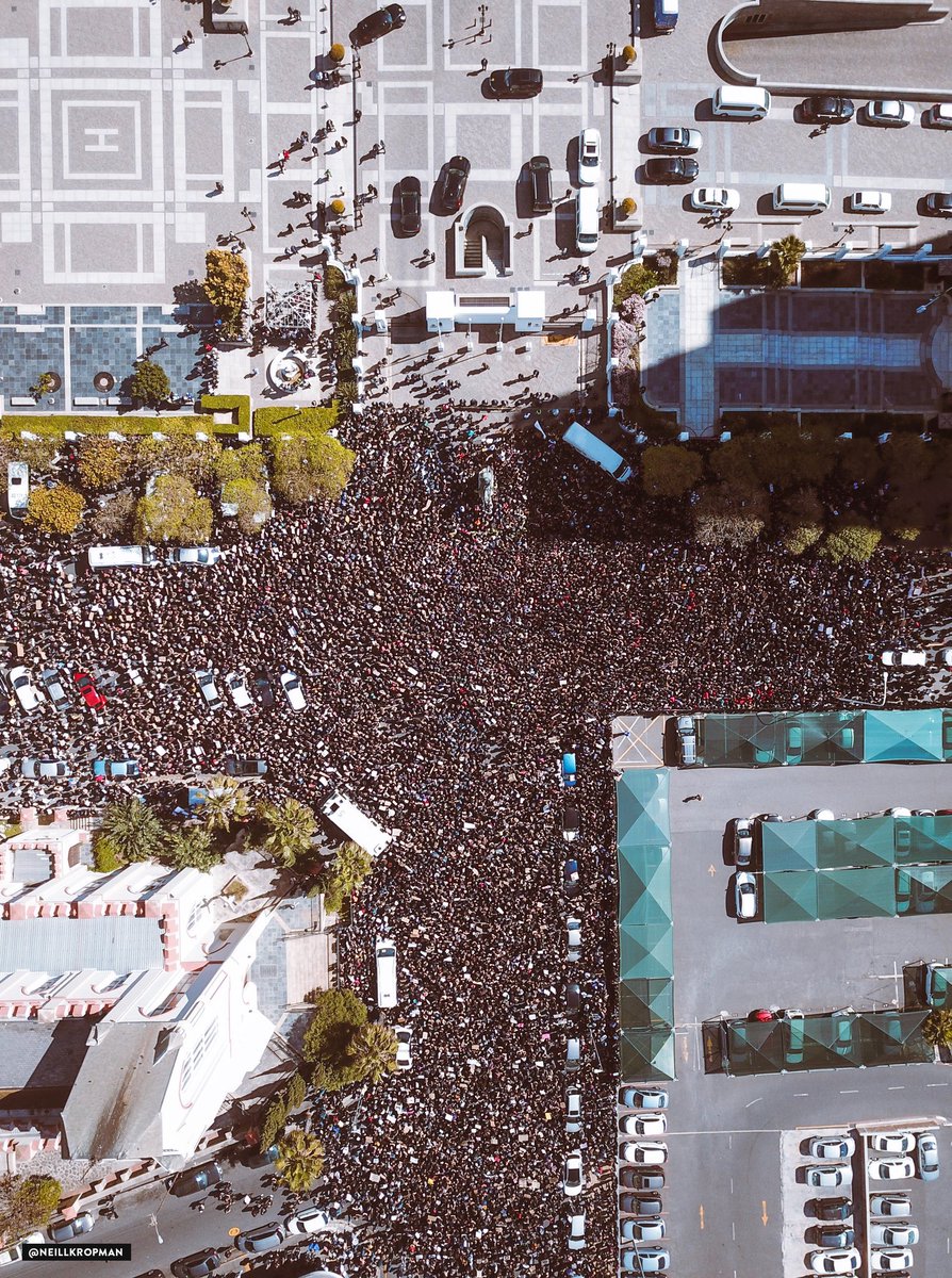 MyCityByNight's tweet image. Unbelievable scenes in @CapeTown 🇿🇦🖤👊🏼

📸 Neill Kropman