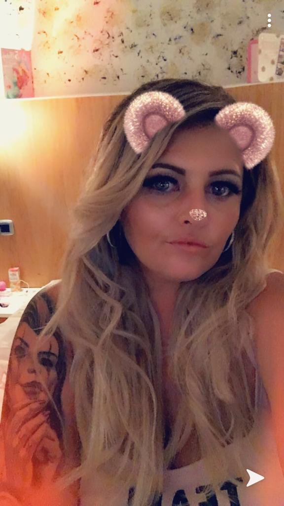 MissDi1985's tweet photo. RIGHT YOU LITTLE SLUT WHORE PIGS 🐷 WHOS SENDING THIS DESERVING QUEEN SOME UK AMAZON GIFT CARDS??                      #paypigs #findomslave #feet #slaves #footlovers #findommes #cashcow @ShortSmallStump @rtsubbby @slavekane https://t.co/Bnt54Vd4uU