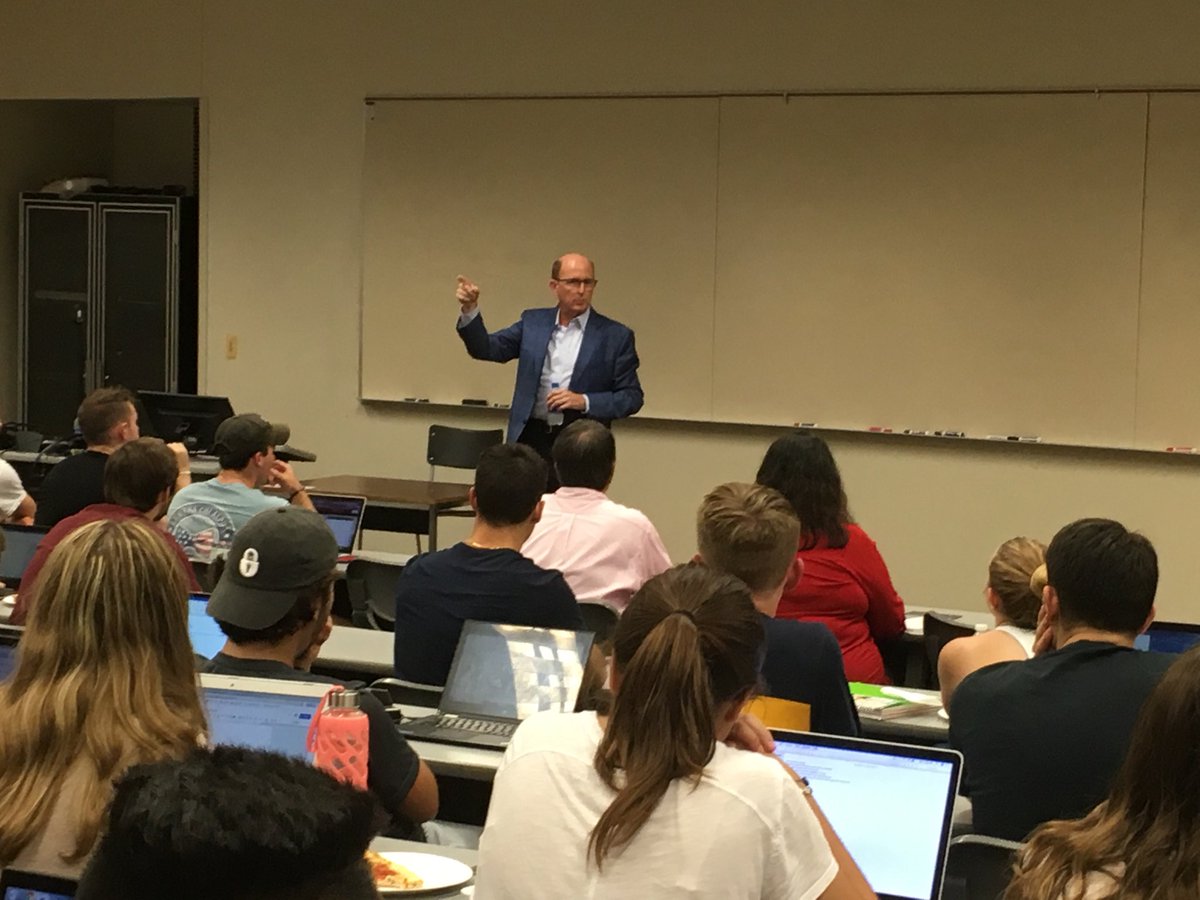 SJU_ARMI's tweet photo. Dave Duclos, Non-Exec Chair, Lloyds Council speaks to #SJU students on leadership; the insurance industry; and keys to successful careers. This was our first #GIS Executive Speaker event of the semester. https://t.co/Cl250gJAFU