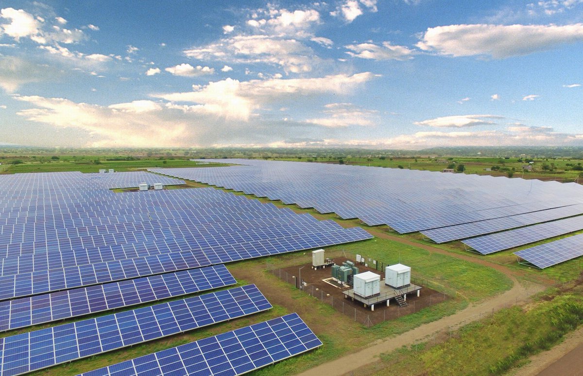 sinengelectric's tweet photo. Installation and commissioning of 25MW solar power plant has been  came online on 26th march, 2018. The project is located in Bijapur, Karnataka which has a semi-arid climate; thus, the container solution of central inverter EP-2500-Al-OD was suitable for the project. https://t.co/g9JFaMMeCj