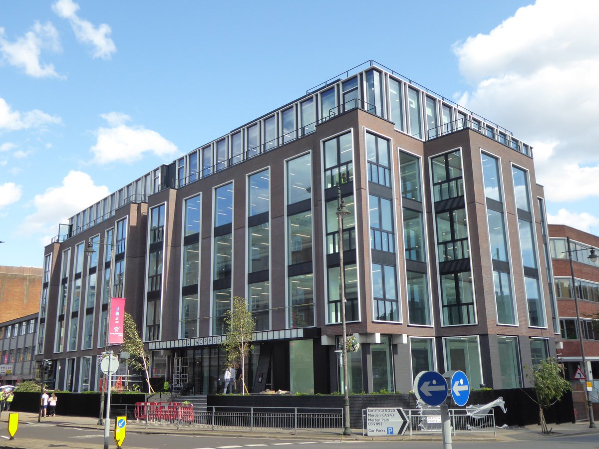 WillFoz4's tweet photo. 22 Worple Road #Wimbledon - PC approaching, launching to agents 4 October. Incredible refurb designed by @bgyarchitects . One floor gone and one going....be quick.
@KFNatOffices @LewisandCoTW #buzzing #smash #thinkurbannotsuburban #SWLondon https://t.co/0aTVWjZ2VW