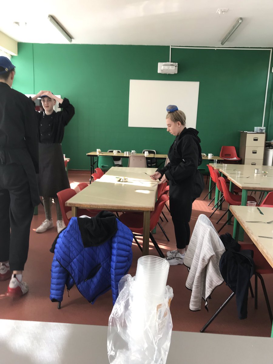 YRClondalkin's tweet photo. Some of our new learners learning the ropes in catering class this morning #weareyouthreach #learnachievesucceed #QQI #breakfastcookery #alternativeroute #everydayimlearning @YClondalkin @NAYCEXEC @ddletbYR @SOLASFET @ddletb https://t.co/hAR6xkG4hX