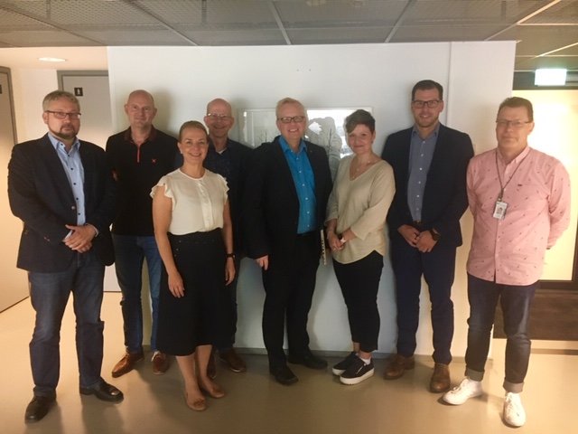 satuagren's tweet photo. Tänään #AMKEdigi ryhmän tapaaminen @amke_ry toimistolla ja Teamsissa. Asialistalla mm. #KOSKI #eHOKS #Compleap #eKampus. Myös Tomi Kytölä @okmfi vieraili kokouksessamme kertomassa ajankohtaisia #ammatillinenkoulutus #digitalisaatio kuulumisia. https://t.co/DbwhuNaljK
