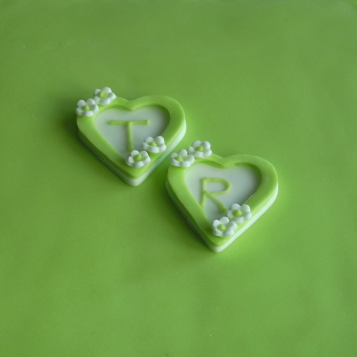 Wedding Cakes... I found that simple is more effective with this one tier wine and rum soaked fruit  cake... Enjoyed by all😍
#Cake #Wedding #FruitCake #Love #Bake #GladToBakeIt #WeddingSeason #BrideToBe #GTBI  #Handmade