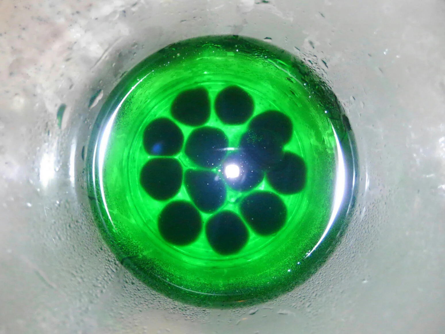 メロンソーダ×タピオカ=？？？言われてみればそれっぽいwww