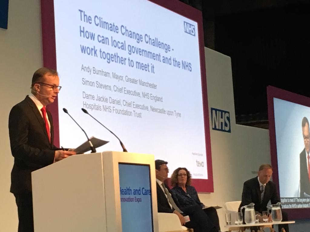 Tackling the climate change challenge with @AndyBurnhamGM, @JackieDanielNHS and @NHSEngland CEO Simon Stevens at #Expo19NHS #climatechallenge