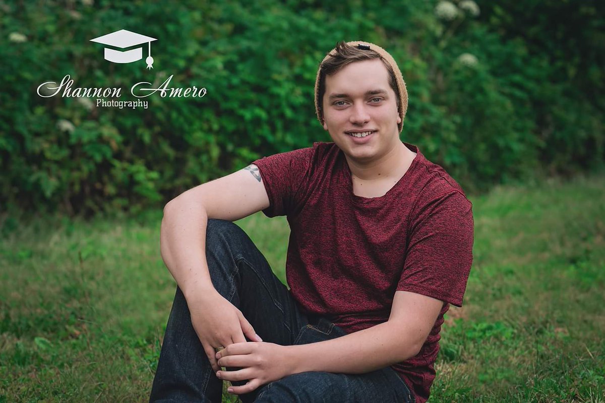nbf2013tr's tweet photo. Call to book your grad photos with Shannon Amero Photography. She is amazing.@ohs_grad @OHS__yearbook @ASD_West https://t.co/UJICxzAptZ