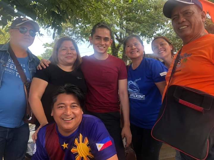 OdronautsC's tweet photo. Salamat @MiguelOdron Riza Odron Daguinod-Ozoa . GOD BLESS 
#nakahirit gihapon pa pic before his flight

#ABSCBNBallFanFave https://t.co/jm6M5hQ6Wh